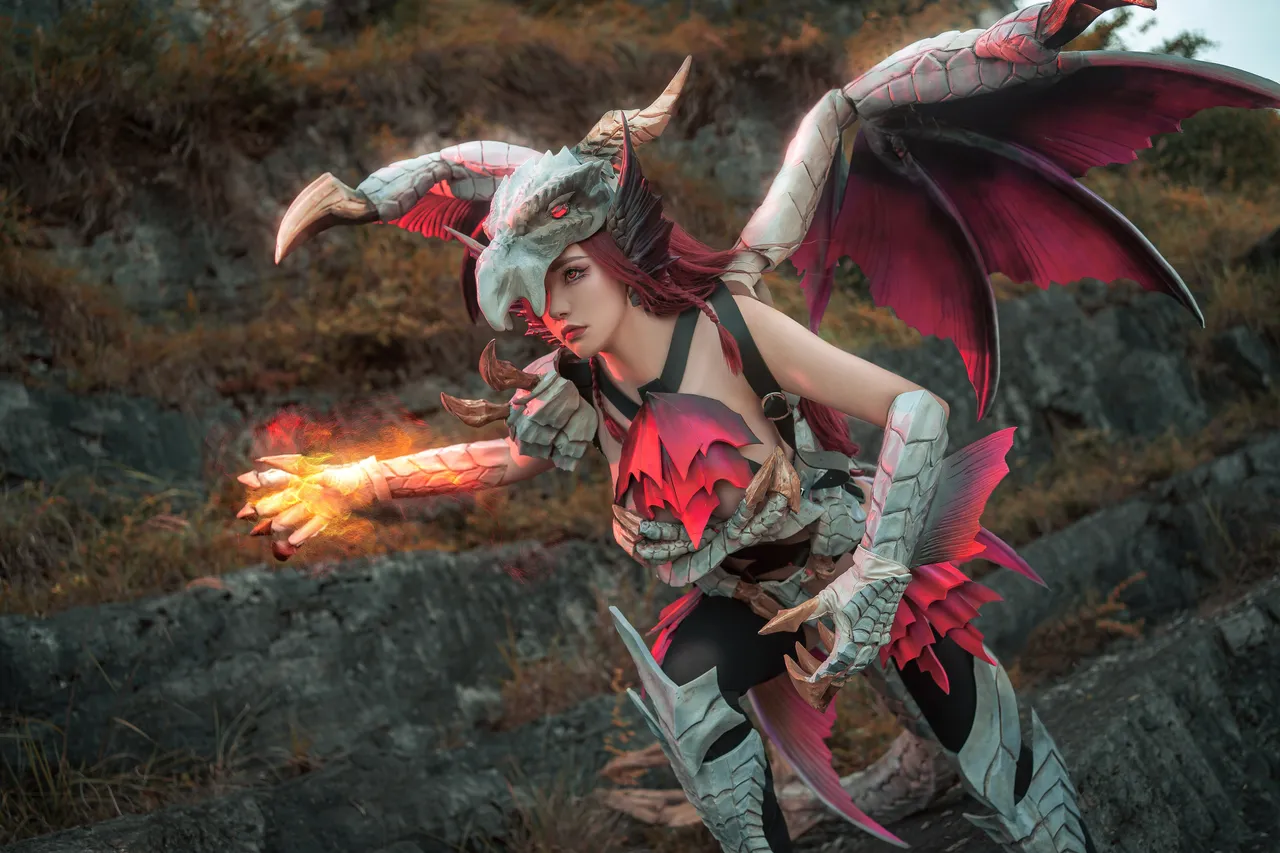 Nekokoyoshi (爆机少女喵小吉) cosplay Dawn Jue Silver Dragon - Monster Hunter Rise-erohere7.webp